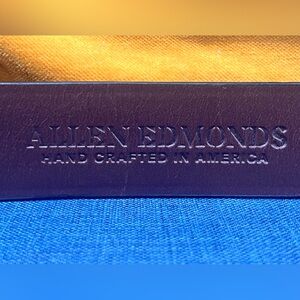 Allen Edmonds cocodrile belt like new